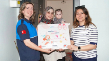 “Pınarhisarı'mıza Hoş Geldin Bebek” diyerek ailemize yeni katılan küçük hemşehrilerimizin hediyelerini takdim ettik
