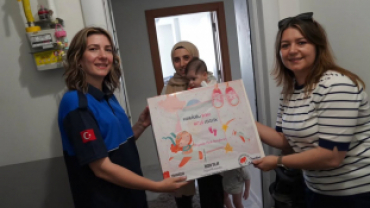 “Pınarhisarı'mıza Hoş Geldin Bebek” diyerek ailemize yeni katılan küçük hemşehrilerimizin hediyelerini takdim ettik