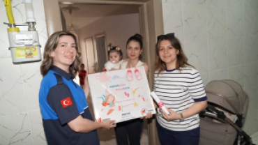 “Pınarhisarı'mıza Hoş Geldin Bebek” diyerek ailemize yeni katılan küçük hemşehrilerimizin hediyelerini takdim ettik