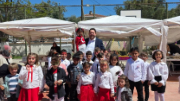 İbrahim Dalkılıç İlkokulu tarafından düzenlenen Lezzet Kermesi ve Çocuk Şenliği programına katılarak öğrencilerimizin, öğretmenlerimizin ve velilerimizin bir araya geldik.