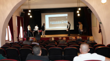 Bugün esnafımızla bir araya gelerek görüş ve önerilerini dinledik, projeyi ortak akılla şekillendirdik.