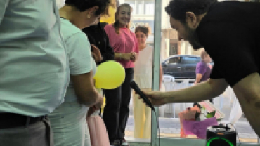 Ahmet kardeşimize ve ailesine bol ve bereketli kazançlar diliyor, Cep Stili’nin ilçemize hayırlı olmasını temenni ediyorum.