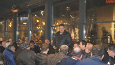 İlçemizde hayata geçirdiğimiz Zorunlu Tır Parkı Uygulaması ile ilgili olarak, Millet Bahçemizde tır şoförlerimizle bir araya geldik.