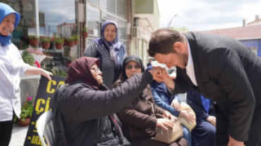 İlçemize değer katacak, hemşehrilerimize hizmet sunacak bu güzel işletmenin hayırlı olmasını diliyor; işletme sahiplerine bol ve bereketli kazançlar temenni ediyorum.