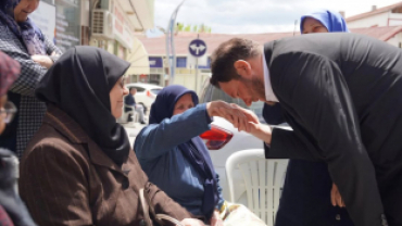 İlçemize değer katacak, hemşehrilerimize hizmet sunacak bu güzel işletmenin hayırlı olmasını diliyor; işletme sahiplerine bol ve bereketli kazançlar temenni ediyorum.