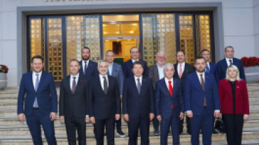 İlimize teşrif eden Adalet Bakanımız Sayın Yılmaz Tunç ile Kırklareli Valiliğimizde bir araya geldik.