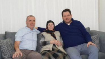 Kaymakamımız Sayın Enver Özderin ile birlikte, kıymetli hemşehrilerimiz Asuman ve Aytaç Üçkardeşler'in gönül sofrasına misafir olduk.