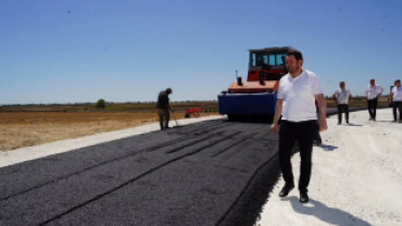 Kil Ocağı Yolumuzda Asfaltlama Çalışmalarına Bismillah Dedik.