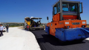 Kil Ocağı Yolumuzda Asfaltlama Çalışmalarına Bismillah Dedik.
