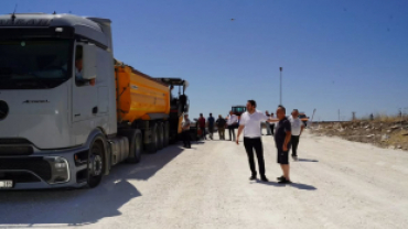 Kil Ocağı Yolumuzda Asfaltlama Çalışmalarına Bismillah Dedik.