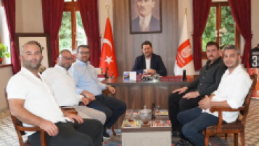 Kırklareli Ticaret Borsası Başkan Adayı Murat Acar ile yönetiminde yer alan Aytekin Yüce, Cihan Alkan, Cem Bulungiray ve Raşit Çevikdal’ı belediyemizde misafir ettik.