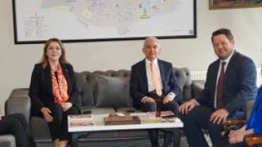 Kırklareli Valimiz Sayın Uğur Turan, Pınarhisar Kaymakamımız Sayın Enver Özderin, Kırklareli Üniversitesi Rektörümüz Sayın Prof. Dr. Rengin Ak ve kıymetli akademisyenlerimizi belediyemizde ağırlamaktan büyük memnuniyet duyduk.