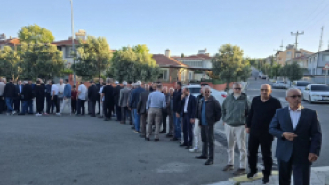 Kurban Bayramı namazımızı 5 Yol Camii’nde hemşehrilerimizle birlikte eda ettik.