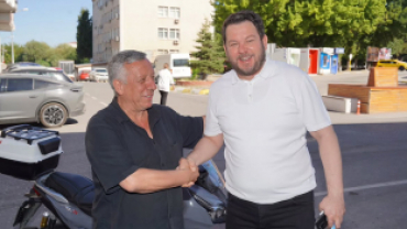 Misafirperverlikleri için Mesut Dökme abimize teşekkür ediyor, tüm esnaflarımıza hayırlı işler, bol ve bereketli kazançlar diliyorum.