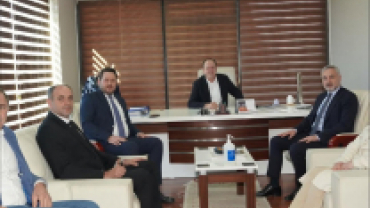 Hemşehrilerimizin hal ve hatırlarını sorduk, çalışmalarında kolaylık ve bereketli kazançlar diledik.