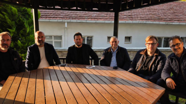Pınarhisar Belediye Meclis üyelerimiz ve Başkan Yardımcımız Serhat Özgen ile birlikte ilçemizde hayata geçirmeyi planladığımız projeler ve kalkınma hamleleri üzerine kapsamlı istişarelerde bulunduk.