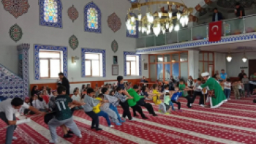 Pınarhisar Belediyesi ve Pınarhisar Müftülüğü iş birliğinde çocuklarımıza yönelik anlamlı bir program düzenledik.