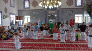 Pınarhisar Belediyesi ve Pınarhisar Müftülüğü iş birliğinde çocuklarımıza yönelik anlamlı bir program düzenledik.