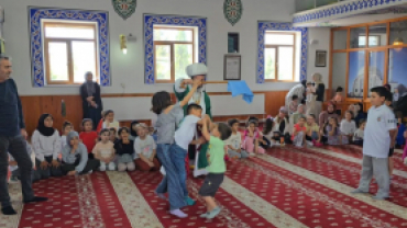 Pınarhisar Belediyesi ve Pınarhisar Müftülüğü iş birliğinde çocuklarımıza yönelik anlamlı bir program düzenledik.