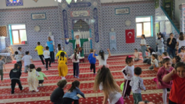 Pınarhisar Belediyesi ve Pınarhisar Müftülüğü iş birliğinde çocuklarımıza yönelik anlamlı bir program düzenledik.
