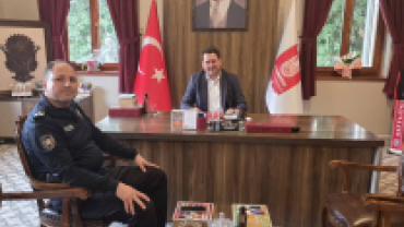 Pınarhisar İlçe Emniyet Müdürü olarak ilçemize atanan Deniz Eriş bizlere nezaket ziyaretinde bulundu.