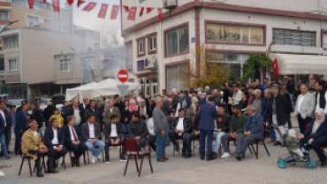 Pınarhisar Karadenizliler Derneğimizin düzenlemiş olduğu Karadeniz’in coşkusunu, dayanışmanın ve kardeşliğin en güzel halini yaşadığımız Hamsi Festivali’nin son gününde hemşehrilerimizle bir aradaydık.