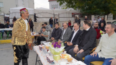 Pınarhisar Karadenizliler Derneğimizin düzenlemiş olduğu Karadeniz’in coşkusunu, dayanışmanın ve kardeşliğin en güzel halini yaşadığımız Hamsi Festivali’nin son gününde hemşehrilerimizle bir aradaydık.
