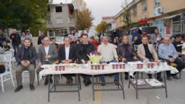 Pınarhisar Karadenizliler Derneğimizin düzenlemiş olduğu Karadeniz’in coşkusunu, dayanışmanın ve kardeşliğin en güzel halini yaşadığımız Hamsi Festivali’nin son gününde hemşehrilerimizle bir aradaydık.