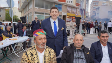 Pınarhisar Karadenizliler Derneğimizin düzenlemiş olduğu Karadeniz’in coşkusunu, dayanışmanın ve kardeşliğin en güzel halini yaşadığımız Hamsi Festivali’nin son gününde hemşehrilerimizle bir aradaydık.