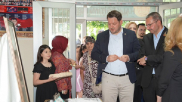 Pınarhisar Halk Eğitimi Merkezi tarafından düzenlenen yıl sonu sergisine katılım sağladık.