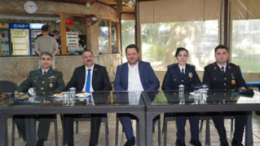 Kurban Bayramı dolayısıyla ilçemiz Ali Özer Parkı’nda düzenlenen bayramlaşma programına katılım sağladık.