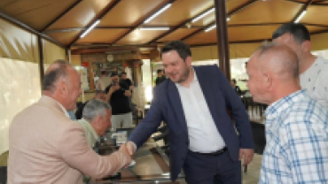 Kurban Bayramı dolayısıyla ilçemiz Ali Özer Parkı’nda düzenlenen bayramlaşma programına katılım sağladık.