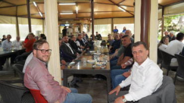 Kurban Bayramı dolayısıyla ilçemiz Ali Özer Parkı’nda düzenlenen bayramlaşma programına katılım sağladık.