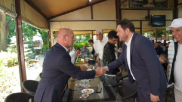 Kurban Bayramı dolayısıyla ilçemiz Ali Özer Parkı’nda düzenlenen bayramlaşma programına katılım sağladık.