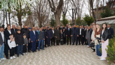 Bayramlar, kardeşlik ve dayanışmamızı güçlendirdiğimiz, kırgınlıkları ve dargınlıkları bir kenara bıraktığımız özel günlerdir.