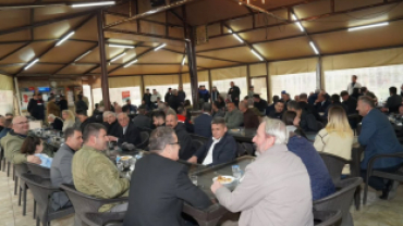 Bayramlar, kardeşlik ve dayanışmamızı güçlendirdiğimiz, kırgınlıkları ve dargınlıkları bir kenara bıraktığımız özel günlerdir.