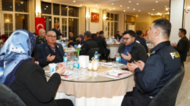 Rabbim tutmuş olduğumuz oruçlarımızı ve ibadetlerimizi kabul etsin.