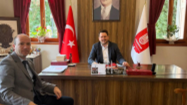 Pınarhisar Tapu Müdürlüğümüzde göreve başlayan Tapu Müdürümüz Sayın Onur Keser, belediyemize nezaket ziyaretinde bulundu.