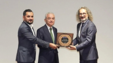 Pınarhisar’da ilk kez düzenlenen ASES Uluslararası Bilimsel Araştırmalar Sempozyumunun açılış programına ev sahipliği yapmanın mutluluğunu yaşıyoruz.