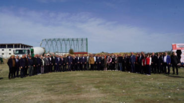 Pınarhisar’ımıza kazandırdığımız Yarı Olimpik Kapalı Yüzme Havuzu’nun temel atma törenini gerçekleştirdik.