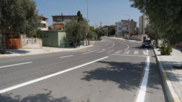 Pınarhisar’ımızda trafik güvenliğini artırmak, yollarımızı daha düzenli ve güvenli hale getirmek amacıyla ilçe genelinde yol çizgi çalışmalarımızı gerçekleştirdik.