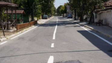 Pınarhisar’ımızda trafik güvenliğini artırmak, yollarımızı daha düzenli ve güvenli hale getirmek amacıyla ilçe genelinde yol çizgi çalışmalarımızı gerçekleştirdik.