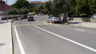 Pınarhisar’ımızda trafik güvenliğini artırmak, yollarımızı daha düzenli ve güvenli hale getirmek amacıyla ilçe genelinde yol çizgi çalışmalarımızı gerçekleştirdik.