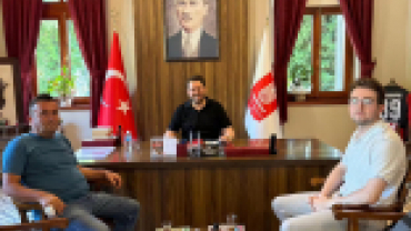 Pınarhisar’ımızın yetiştirdiği kıymetli hemşehrimiz Buğra Kabaklı, savcılık vazifesine atanmasının ardından babası Tufan Kabaklı ile birlikte bizlere nezaket ziyaretinde bulundu.