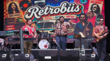 Poyralı Köyü Pekmez, Dokuma ve Kültür Festivalimizde Babaeskili hemşehrilerimiz Retrobüs Grubu sahnedeydi.
