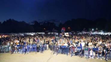 Poyralı Köyü Pekmez, Dokuma ve Kültür Festivalimizde Babaeskili hemşehrilerimiz Retrobüs Grubu sahnedeydi.