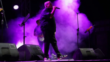 Poyralı Köyü Pekmez, Dokuma ve Kültür Festivalimizi, sevilen grup Gece Yolcuları’nın muhteşem sahne performansıyla noktalıyoruz.