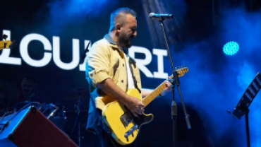 Poyralı Köyü Pekmez, Dokuma ve Kültür Festivalimizi, sevilen grup Gece Yolcuları’nın muhteşem sahne performansıyla noktalıyoruz.