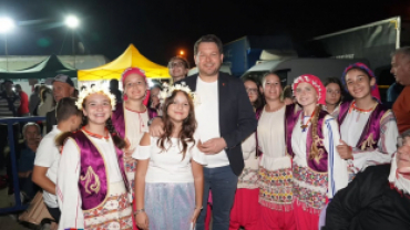 Poyralı Köyü Pekmez, Dokuma ve Kültür Festivalimizi, sevilen grup Gece Yolcuları’nın muhteşem sahne performansıyla noktalıyoruz.