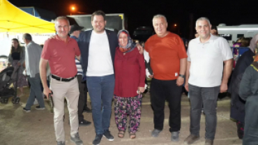 Poyralı Köyü Pekmez, Dokuma ve Kültür Festivalimizi, sevilen grup Gece Yolcuları’nın muhteşem sahne performansıyla noktalıyoruz.